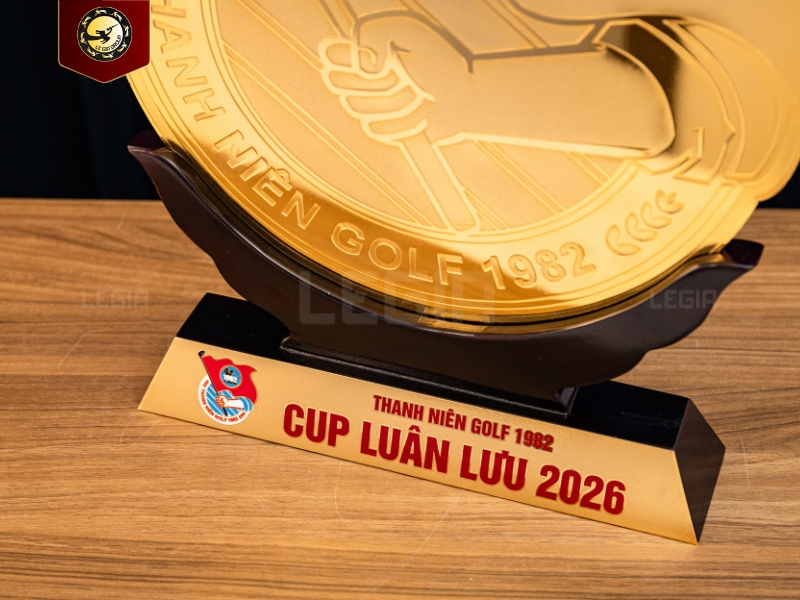 Cup-thanh-nien-1982-ma-vang-7.