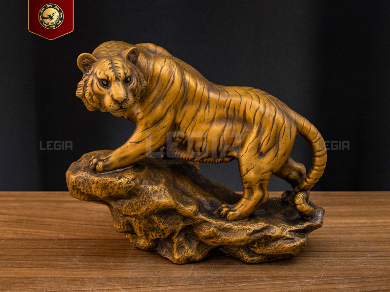 Tượng hổ bằng đồng - 19x22x14cm thumbnail