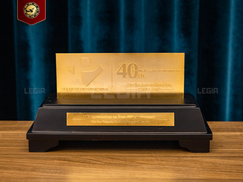 Biểu trưng logo Pretige chế tác theo yêu cầu - Mạ Vàng - 14x27.5x12.5cm thumbnail