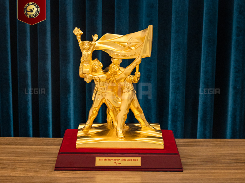 Tượng Điện Biên Phủ - Dát Vàng - 30x21x16cm thumbnail